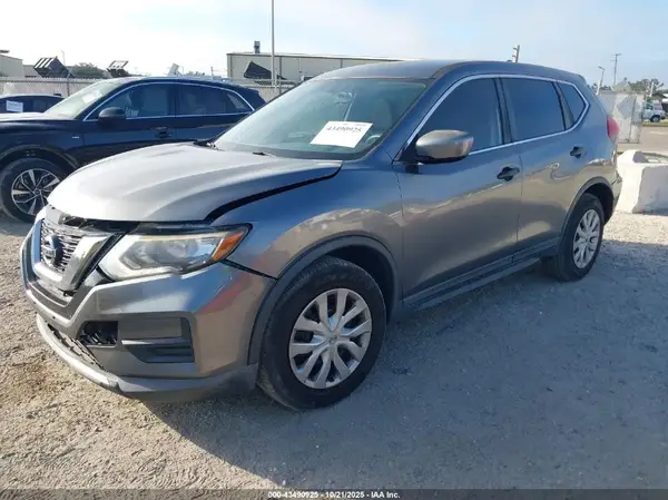 KNMAT2MTXHP533343 2017 NISSAN ROGUE - Image 2