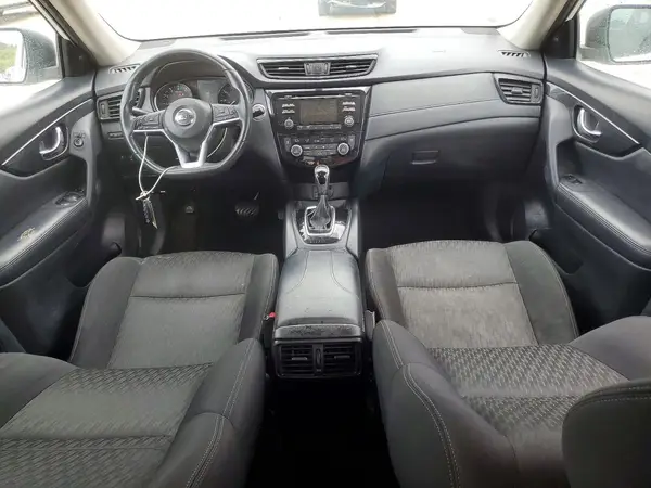 KNMAT2MTXHP538560 2017 NISSAN ROGUE - Image 8