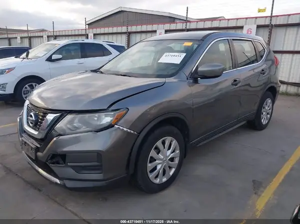 KNMAT2MTXHP542303 2017 NISSAN ROGUE - Image 2