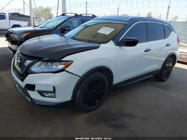 KNMAT2MTXHP549123 2017 NISSAN ROGUE - Image 2