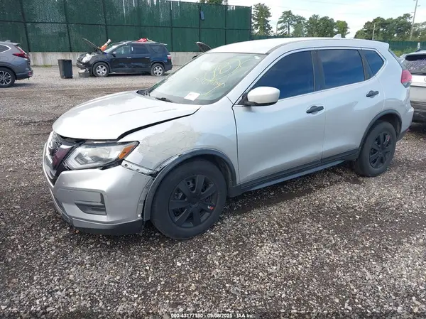 KNMAT2MTXHP552698 2017 NISSAN ROGUE - Image 2