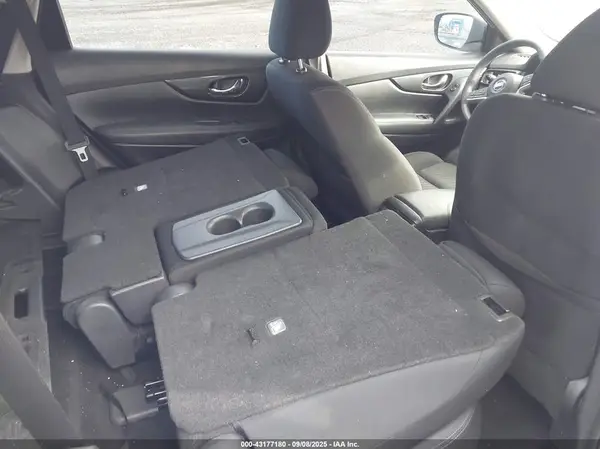 KNMAT2MTXHP552698 2017 NISSAN ROGUE - Image 8