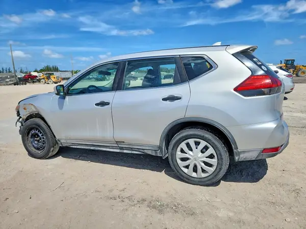 KNMAT2MTXHP557271 2017 NISSAN ROGUE - Image 2