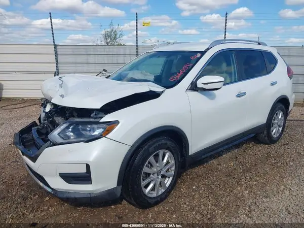KNMAT2MTXHP558808 2017 NISSAN ROGUE - Image 2