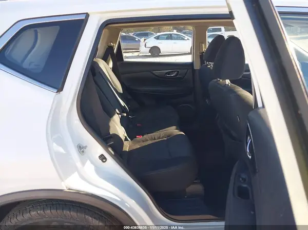 KNMAT2MTXHP560705 2017 NISSAN ROGUE - Image 8