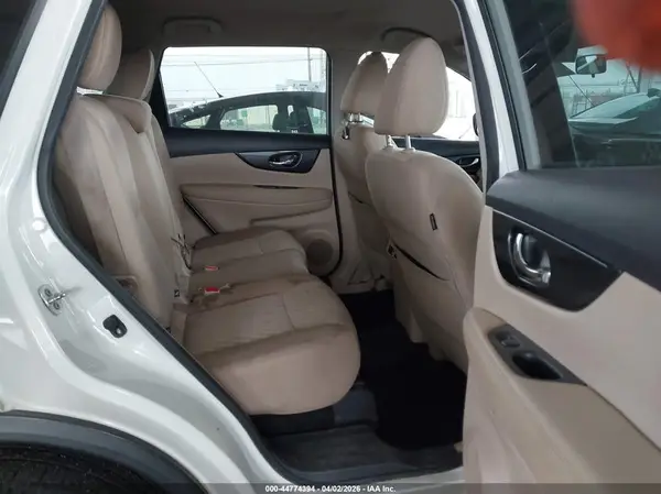 KNMAT2MTXHP564060 2017 NISSAN ROGUE - Image 8