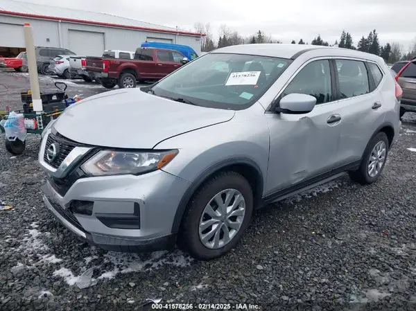 KNMAT2MTXHP568822 2017 NISSAN ROGUE - Image 2
