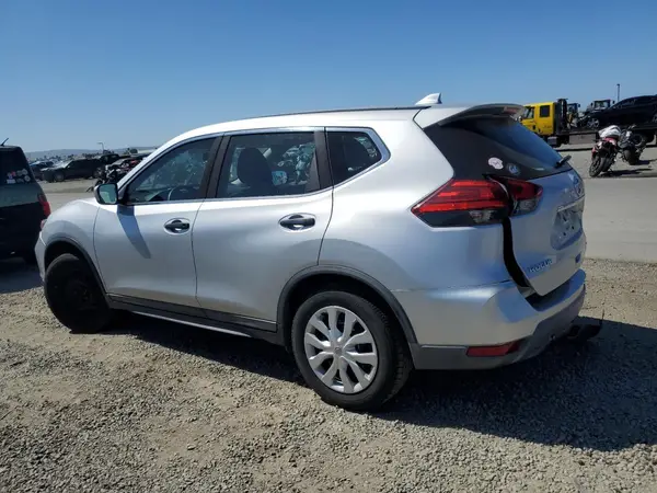 KNMAT2MTXHP569761 2017 NISSAN ROGUE - Image 2