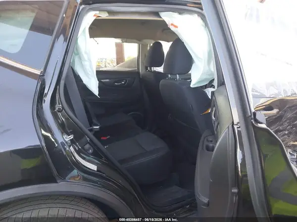 KNMAT2MTXHP575723 2017 NISSAN ROGUE - Image 8
