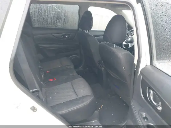 KNMAT2MTXHP577570 2017 NISSAN ROGUE - Image 8