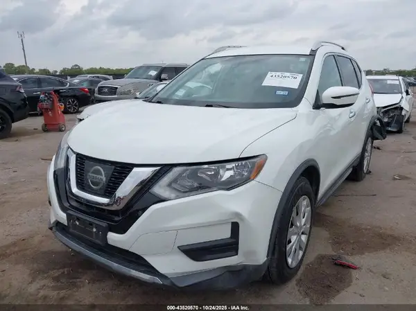 KNMAT2MTXHP577956 2017 NISSAN ROGUE - Image 2