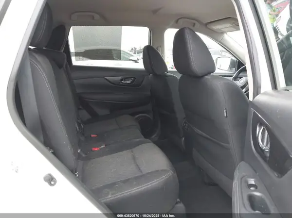 KNMAT2MTXHP577956 2017 NISSAN ROGUE - Image 8