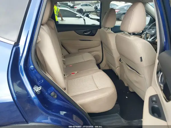 KNMAT2MTXHP578198 2017 NISSAN ROGUE - Image 8