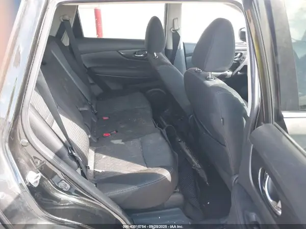 KNMAT2MTXHP579643 2017 NISSAN ROGUE - Image 8