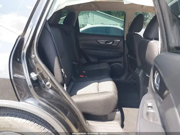 KNMAT2MTXHP580355 2017 NISSAN ROGUE - Image 8