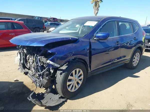 KNMAT2MTXHP580579 2017 NISSAN ROGUE - Image 2
