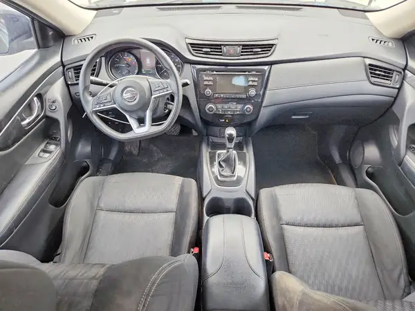 KNMAT2MTXHP582123 2017 NISSAN ROGUE - Image 8