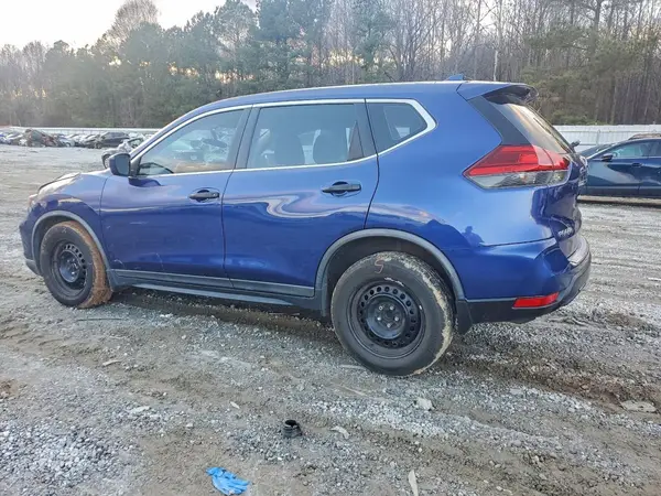 KNMAT2MTXHP582591 2017 NISSAN ROGUE - Image 2
