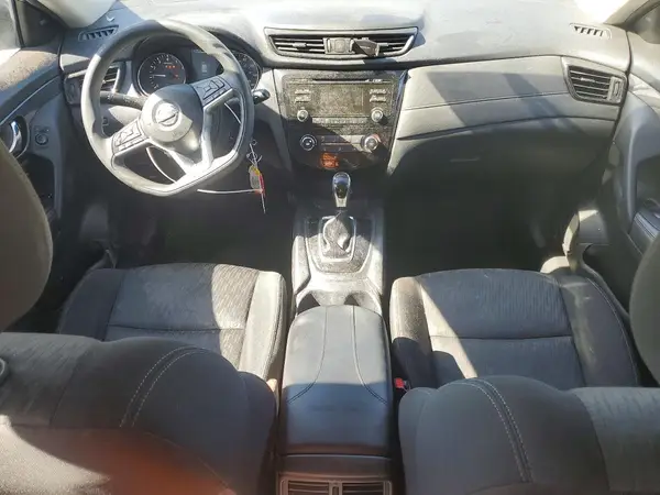 KNMAT2MTXHP584065 2017 NISSAN ROGUE - Image 8