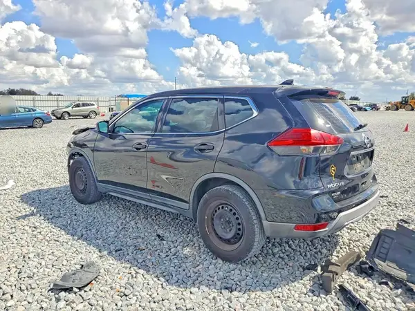KNMAT2MTXHP585541 2017 NISSAN ROGUE - Image 2