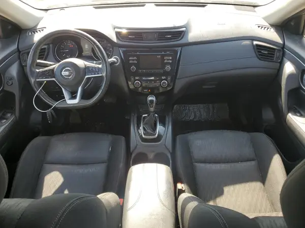 KNMAT2MTXHP585944 2017 NISSAN ROGUE - Image 8