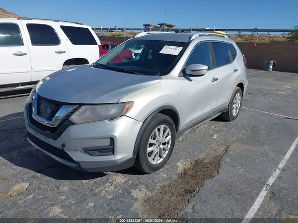 KNMAT2MTXHP588231 2017 NISSAN ROGUE - Image 2