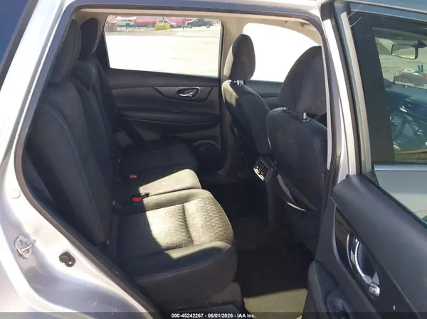 KNMAT2MTXHP588231 2017 NISSAN ROGUE - Image 8