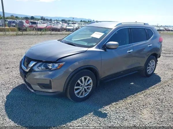 KNMAT2MTXHP588343 2017 NISSAN ROGUE - Image 2