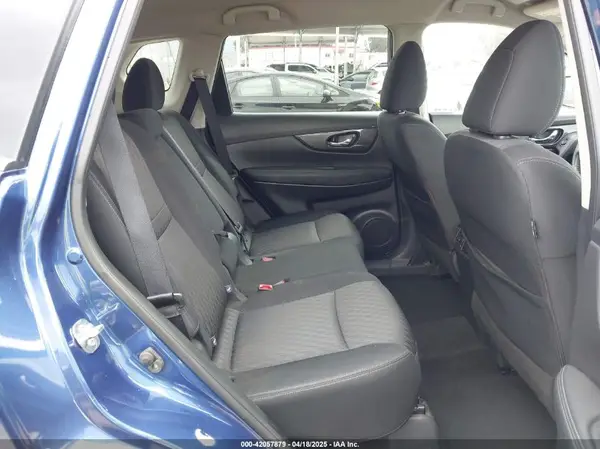 KNMAT2MTXHP592117 2017 NISSAN ROGUE - Image 8