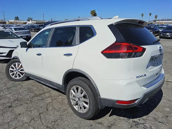 KNMAT2MTXHP594823 2017 NISSAN ROGUE - Image 2