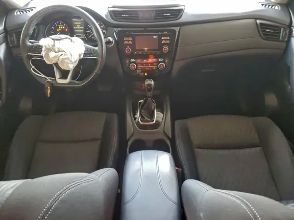 KNMAT2MTXHP596023 2017 NISSAN ROGUE - Image 8