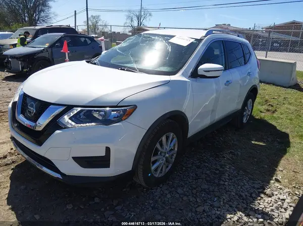 KNMAT2MTXHP596779 2017 NISSAN ROGUE - Image 2