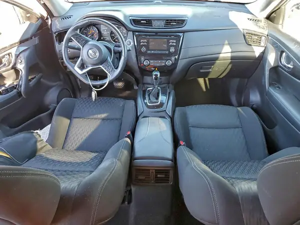 KNMAT2MTXHP596829 2017 NISSAN ROGUE - Image 8