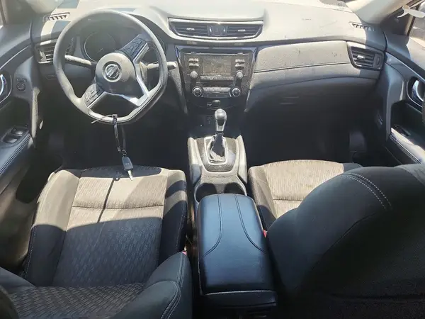 KNMAT2MTXHP599150 2017 NISSAN ROGUE - Image 8