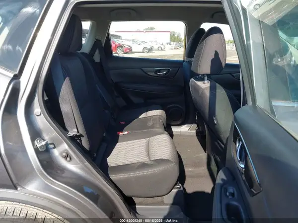 KNMAT2MTXHP599617 2017 NISSAN ROGUE - Image 8