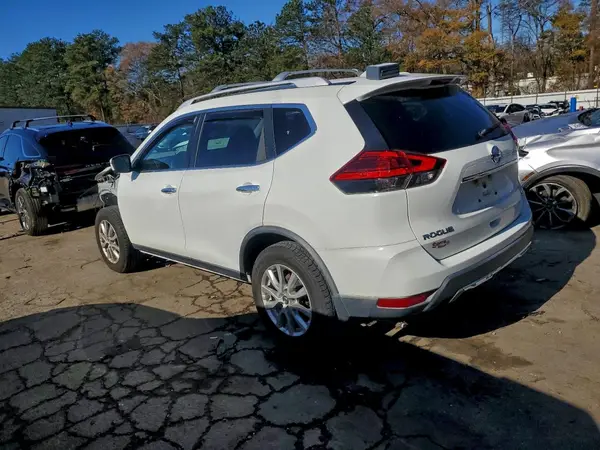 KNMAT2MTXHP599696 2017 NISSAN ROGUE - Image 2