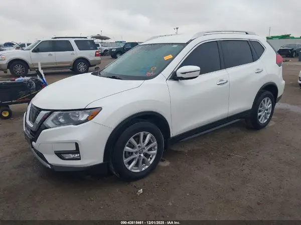 KNMAT2MTXHP601902 2017 NISSAN ROGUE - Image 2