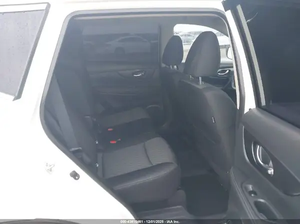 KNMAT2MTXHP601902 2017 NISSAN ROGUE - Image 8