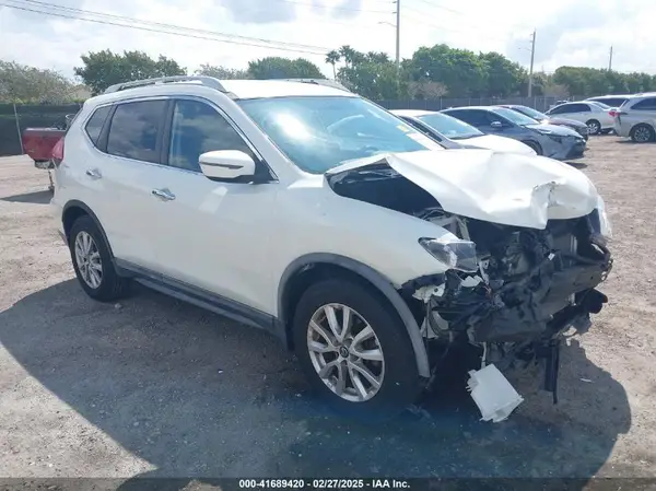 KNMAT2MTXHP604220 2017 NISSAN ROGUE - Image 1