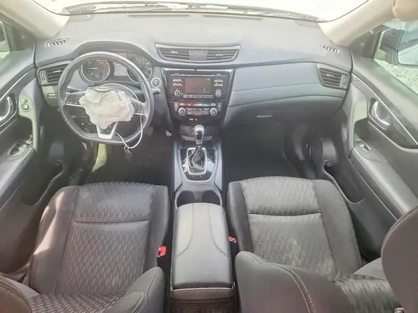 KNMAT2MTXHP605383 2017 NISSAN ROGUE - Image 8