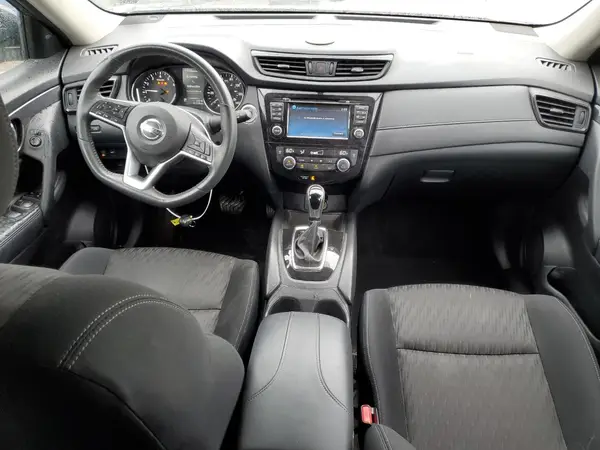 KNMAT2MTXHP609076 2017 NISSAN ROGUE - Image 8