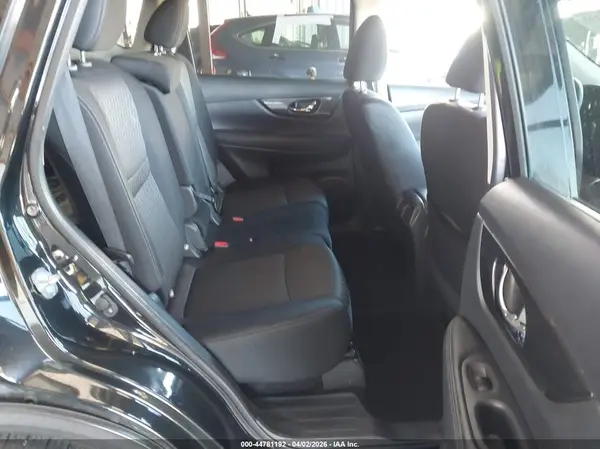 KNMAT2MTXHP610101 2017 NISSAN ROGUE - Image 8