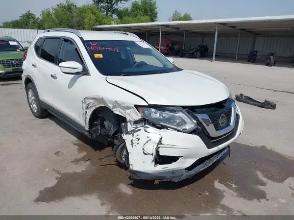 KNMAT2MTXHP610812 2017 NISSAN ROGUE - Image 1