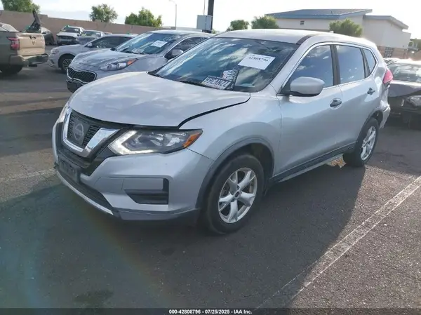 KNMAT2MTXHP615850 2017 NISSAN ROGUE - Image 2