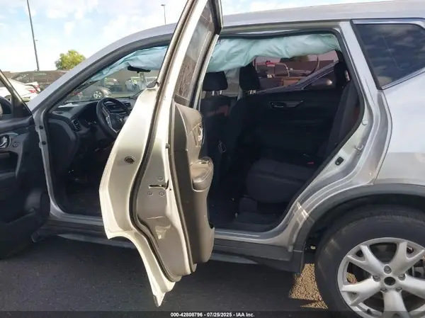 KNMAT2MTXHP615850 2017 NISSAN ROGUE - Image 8