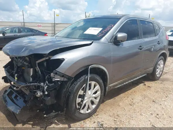 KNMAT2MTXHP616058 2017 NISSAN ROGUE - Image 2