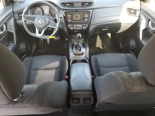 KNMAT2MTXHP617095 2017 NISSAN ROGUE - Image 8