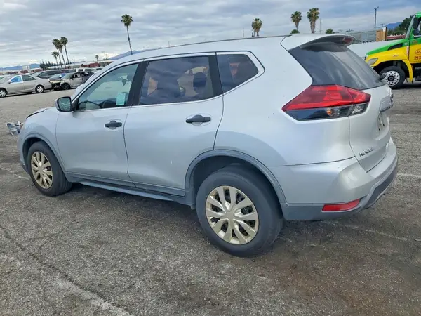 KNMAT2MTXJP500302 2018 NISSAN ROGUE - Image 2
