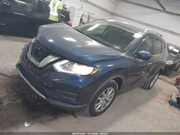 KNMAT2MTXJP501353 2018 NISSAN ROGUE - Image 2