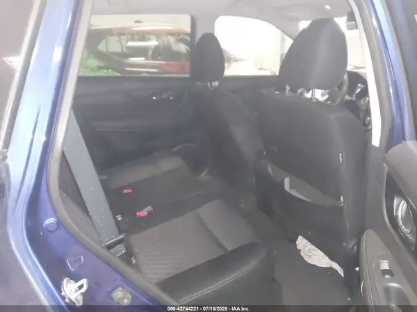 KNMAT2MTXJP501353 2018 NISSAN ROGUE - Image 8